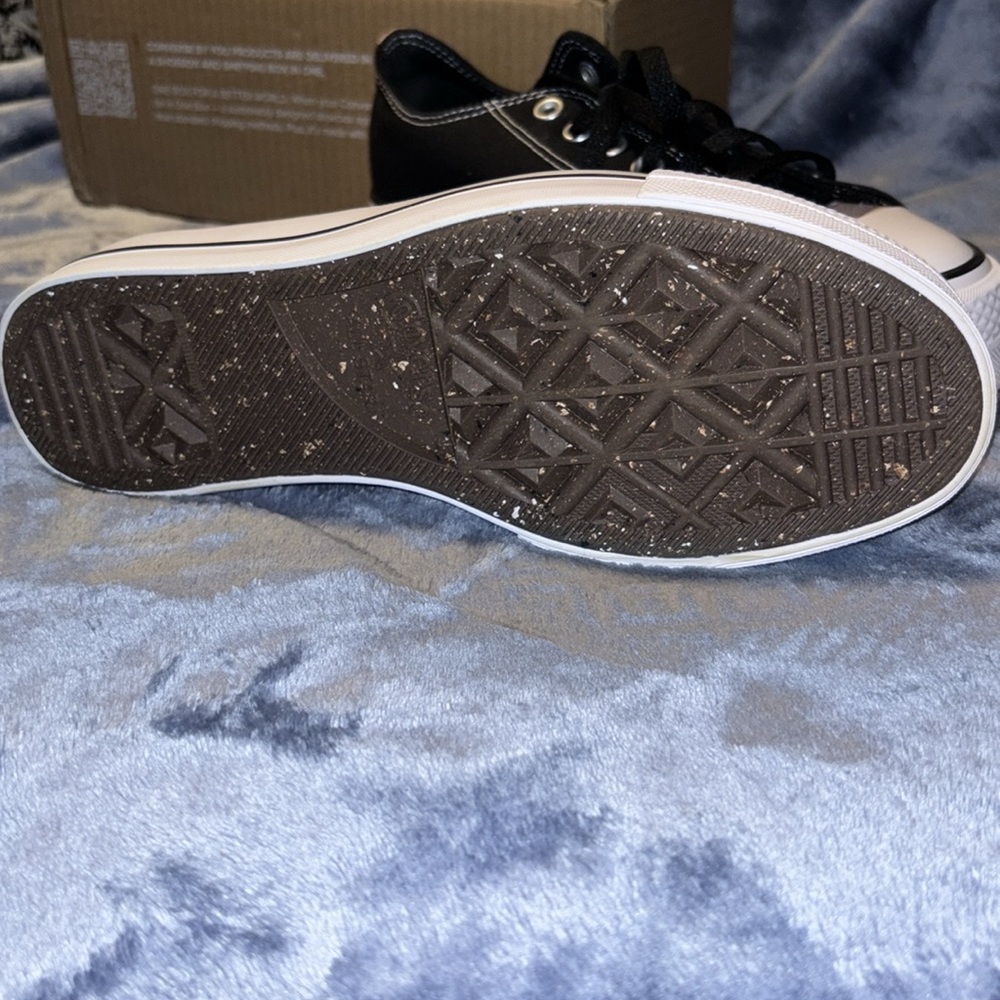 Converse Black and Tan All Star platform Sneakers size 8 (fits me like a 10) - Picture 2 of 7